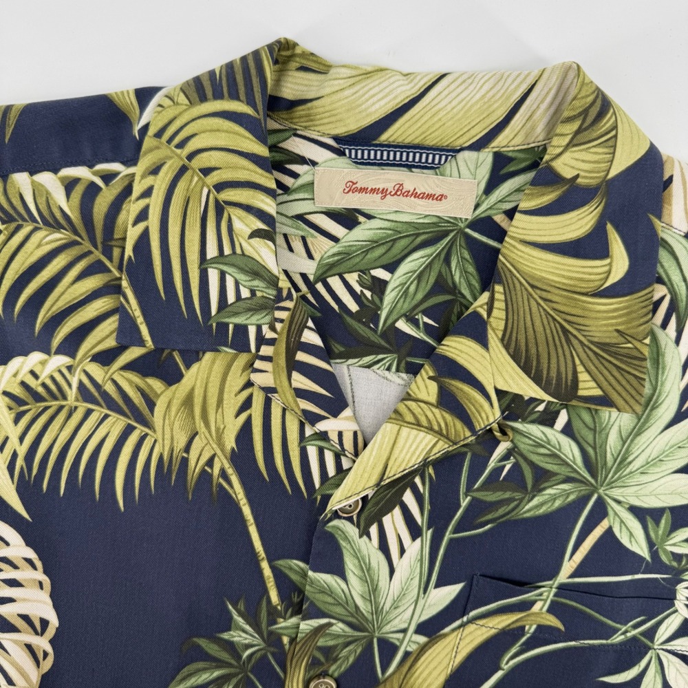 Tommy Bahama Silk Shirt Mens Large Navy Blue Tropical Palm Leaf Camp Button Down